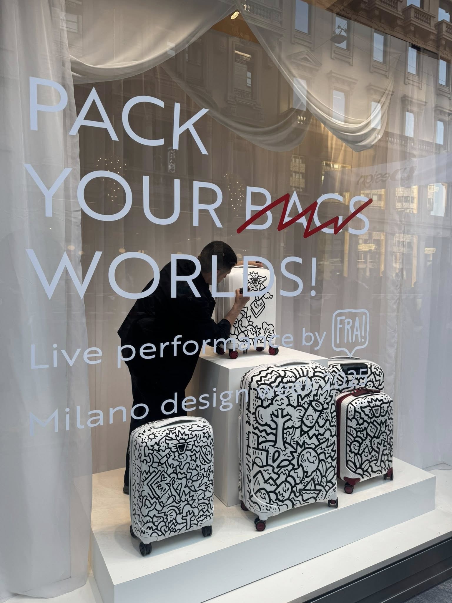Valigeria roncato alla design week